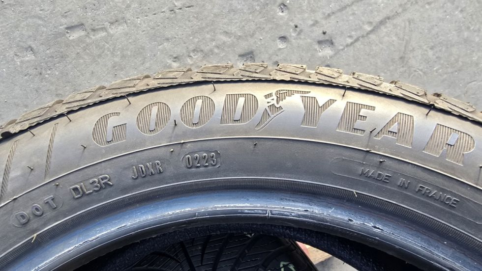 Celoroční pneu 215/55/17 Good Year - 8