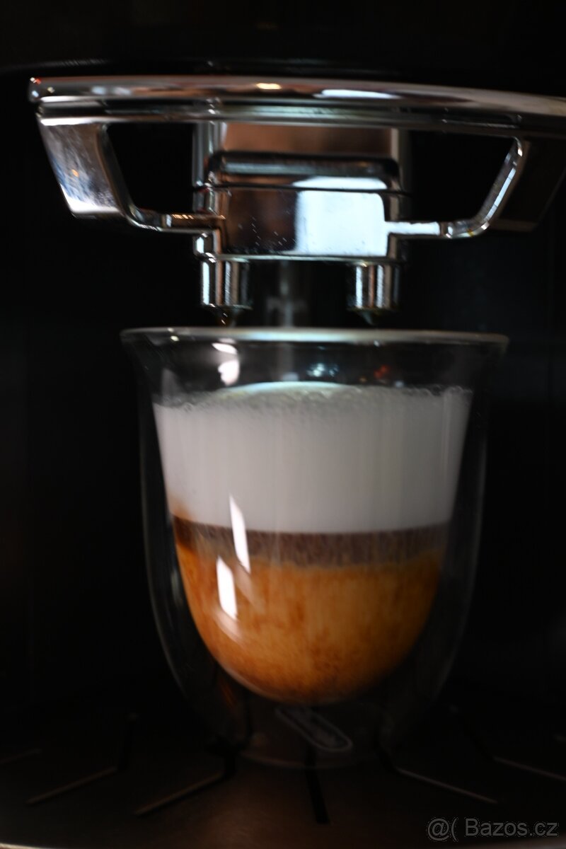 Špičkový kávovar Krups EA9000 - 8