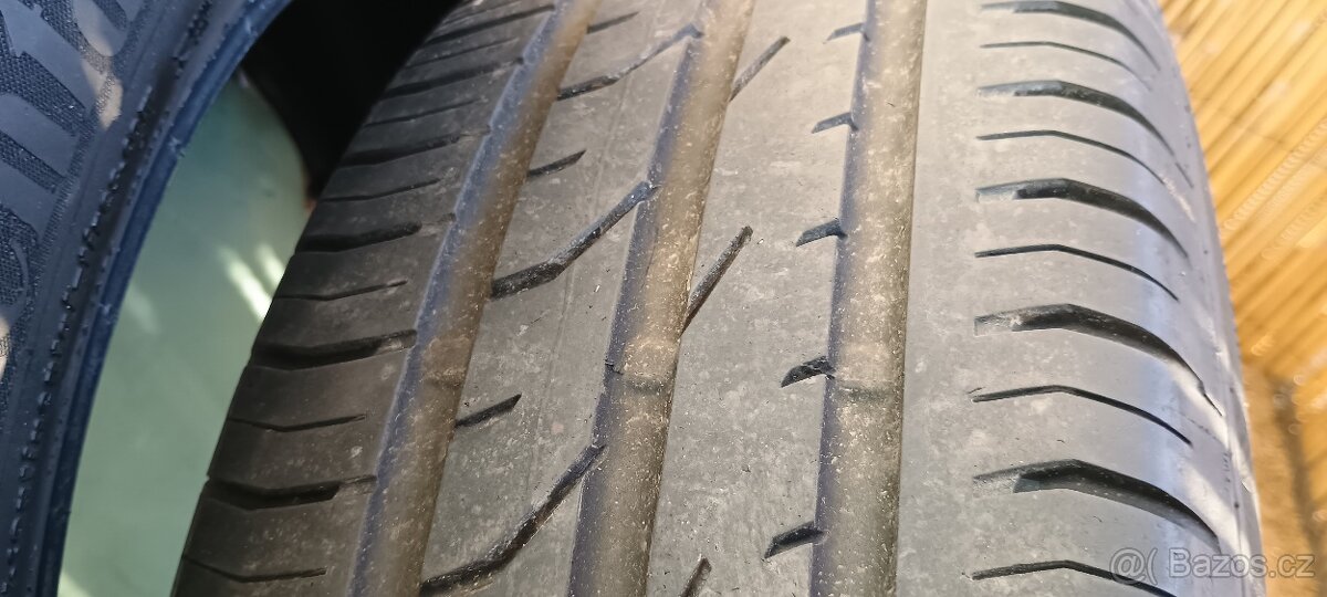 Pneu Continental Premium Contact - 8