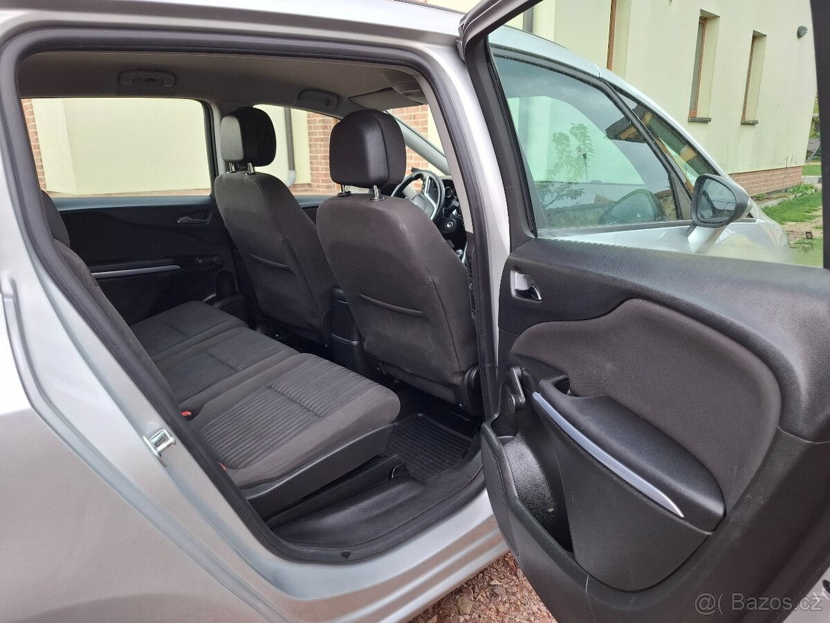 Opel Zafira Tourer - 8