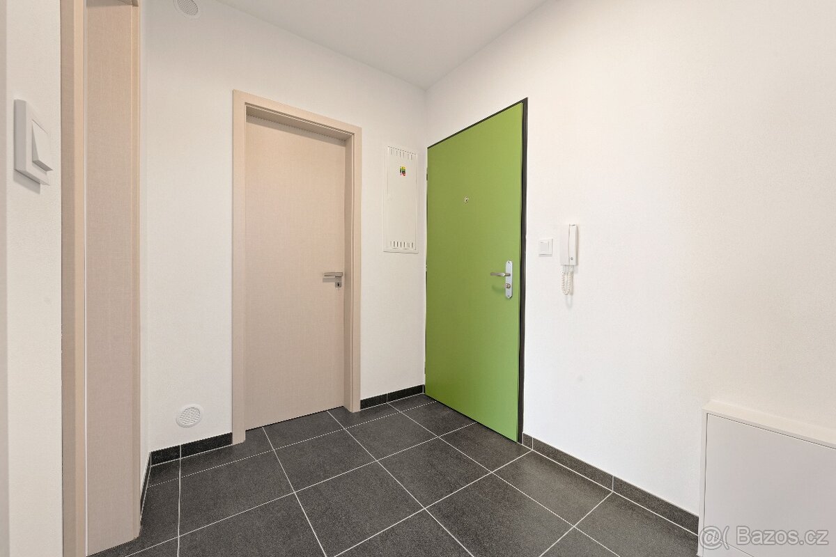 Litomyšl , 2kk, balkon, sklep, komora, garážové stání v domě - 8