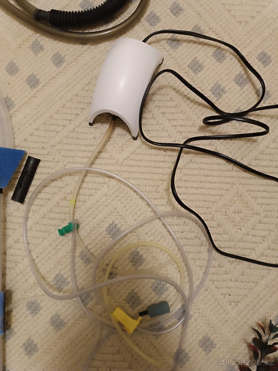 Akvárium včetně vybavení - 8