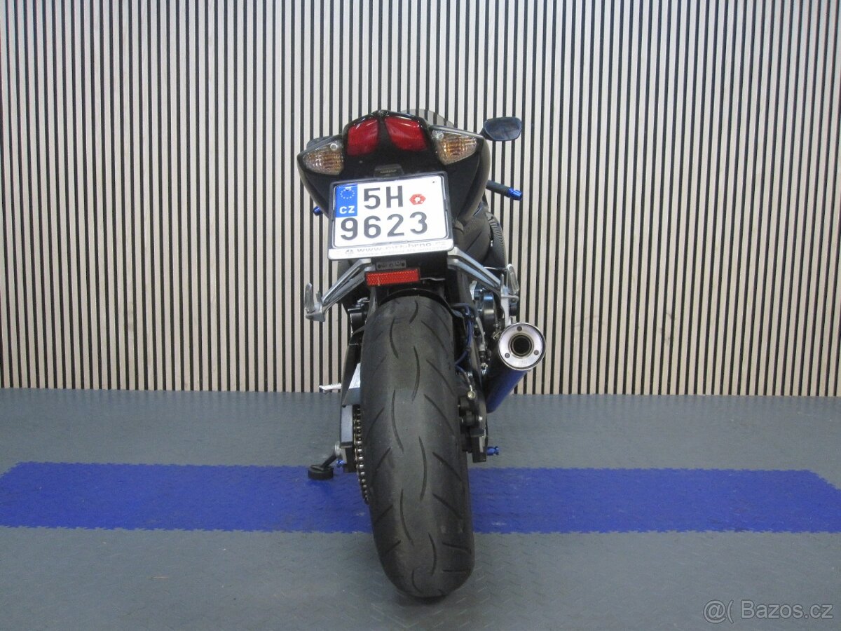 Suzuki GSX-R 750 - 8