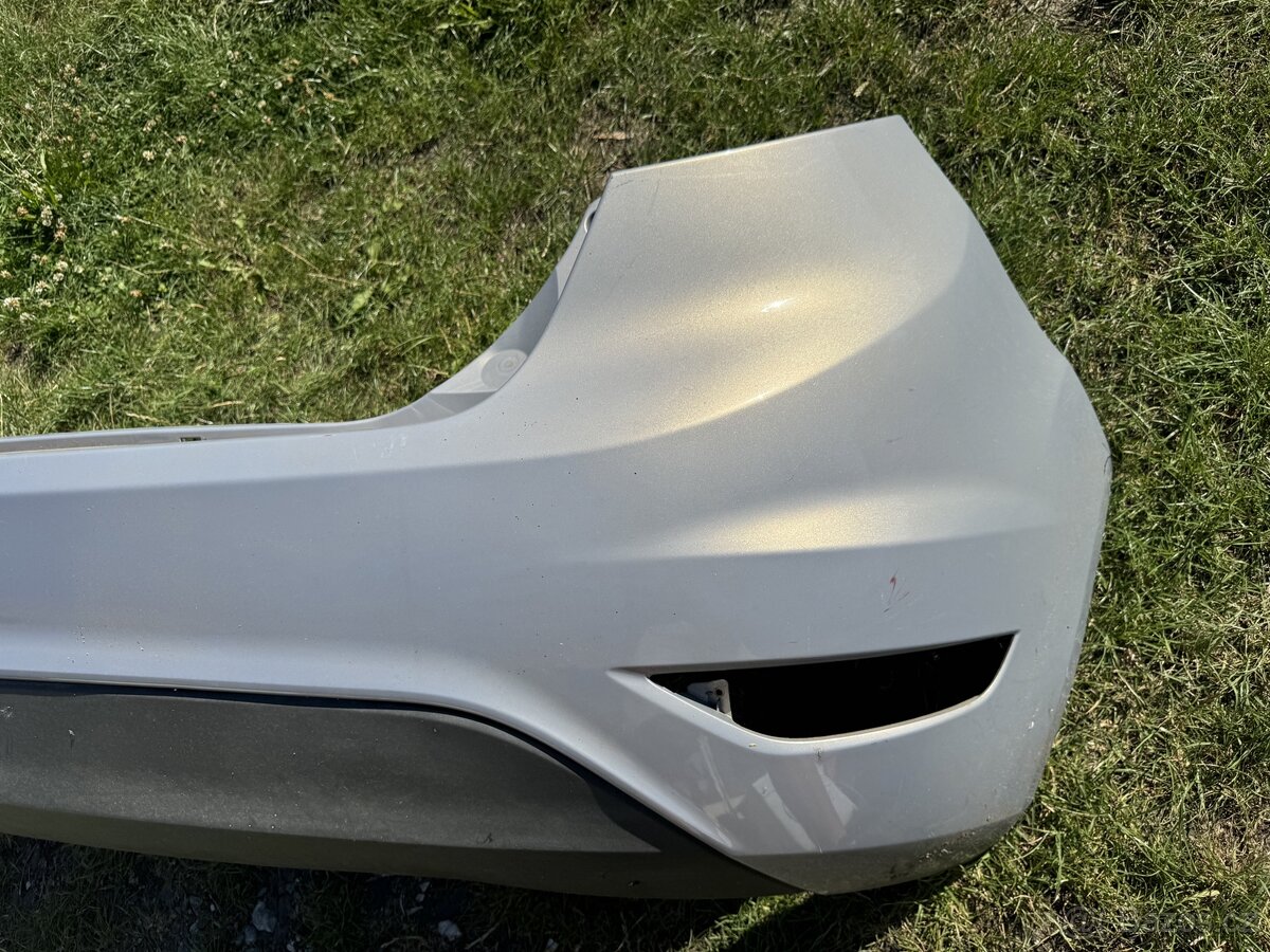 Zadní nárazník Ford Fiesta MK7 - 8
