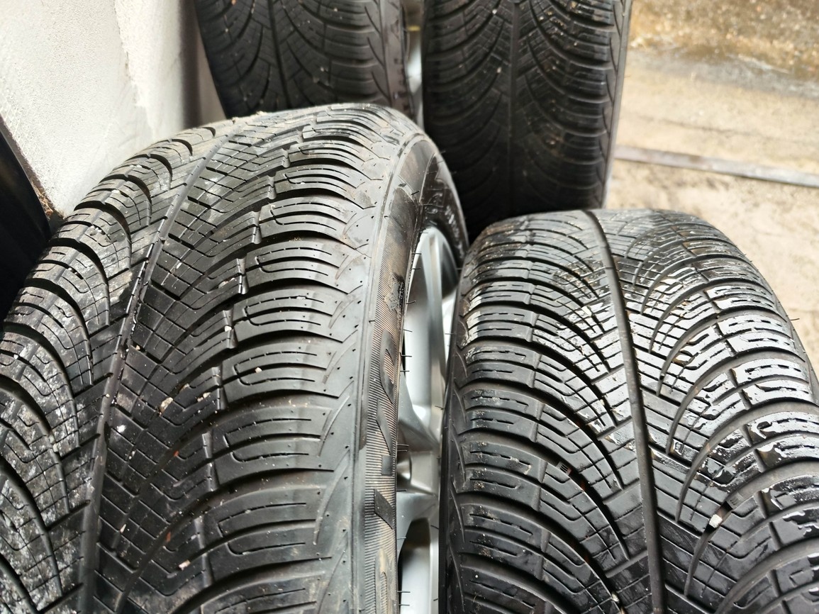 18"celoroční alu sada 5x108 origo Volvo XC60 XC90 235/60 - 8