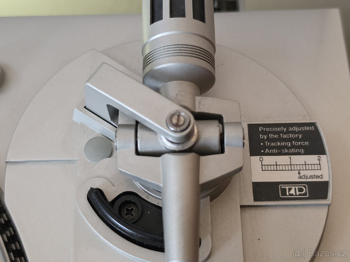 Gramofon Technics - 8