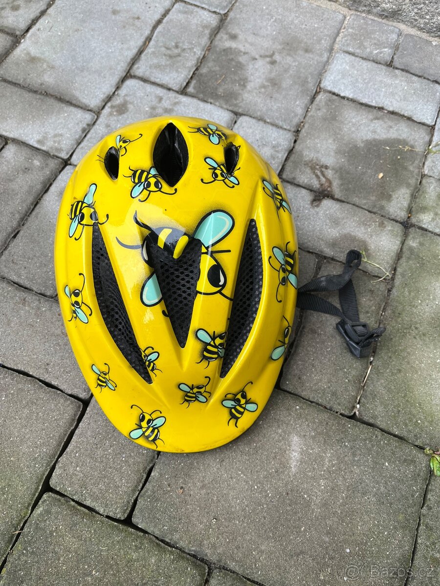 Cyklistické helmy - různé velikosti a motivy - 8