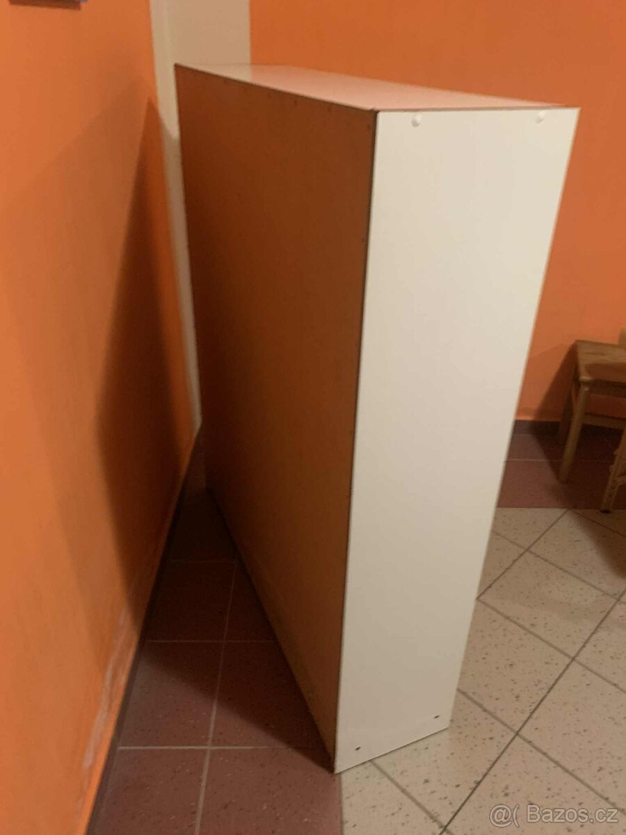 Dlouhý bílý regál / skříň 135 cm – Olomouc - 8