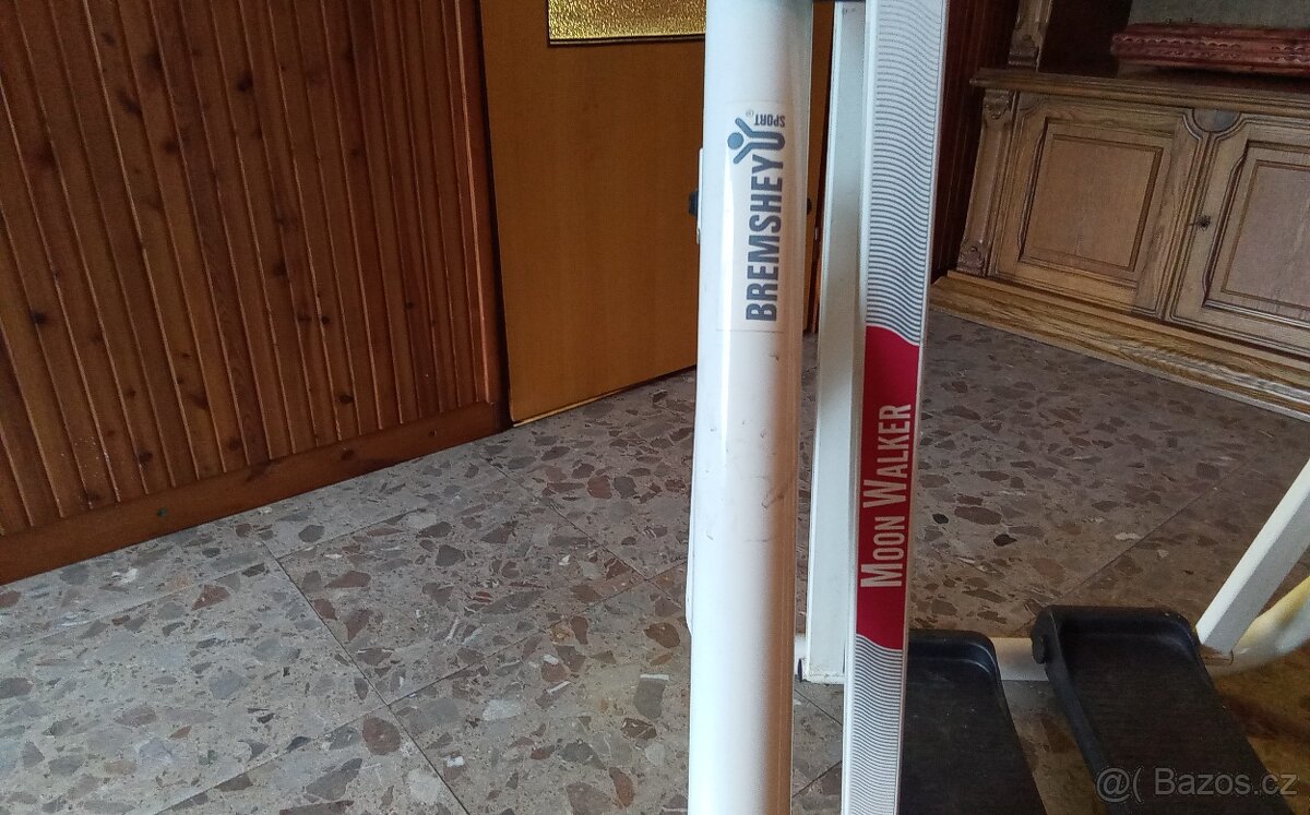 POSILOVACÍ STROJ MOON WALKER - 8