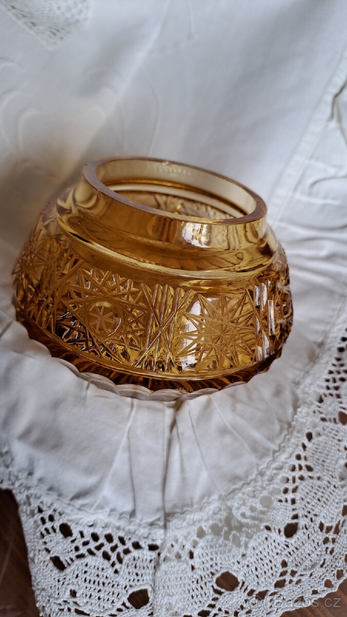 Staré sklo- rosalinové, medové broušené - 8