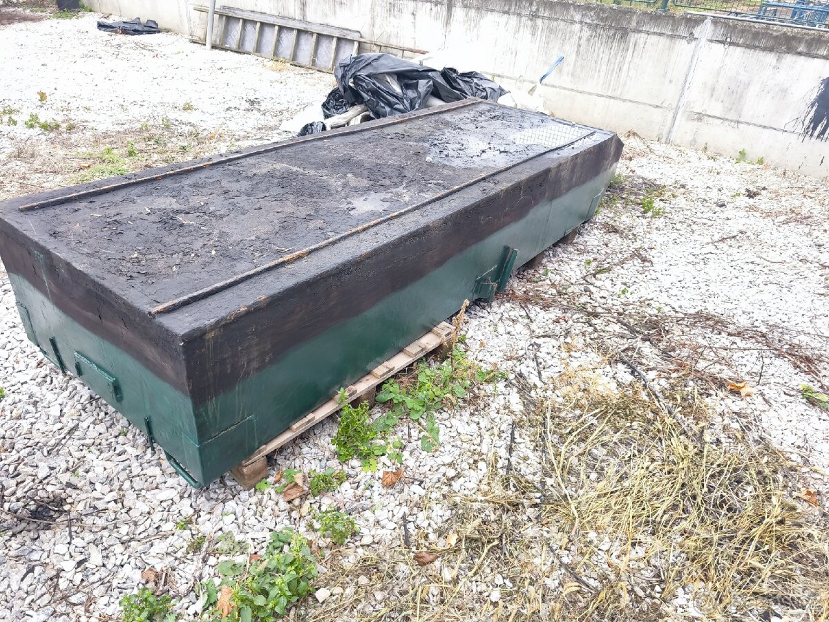 Kovová Rybářská pramice Praha - 8