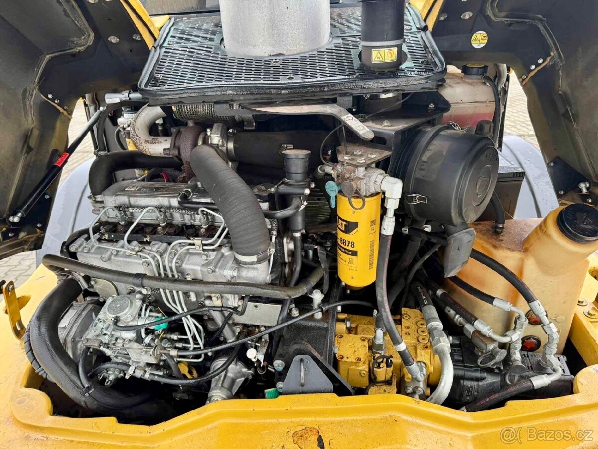 Klouboví nakladač CAT 908H žluté České SPZ - 8