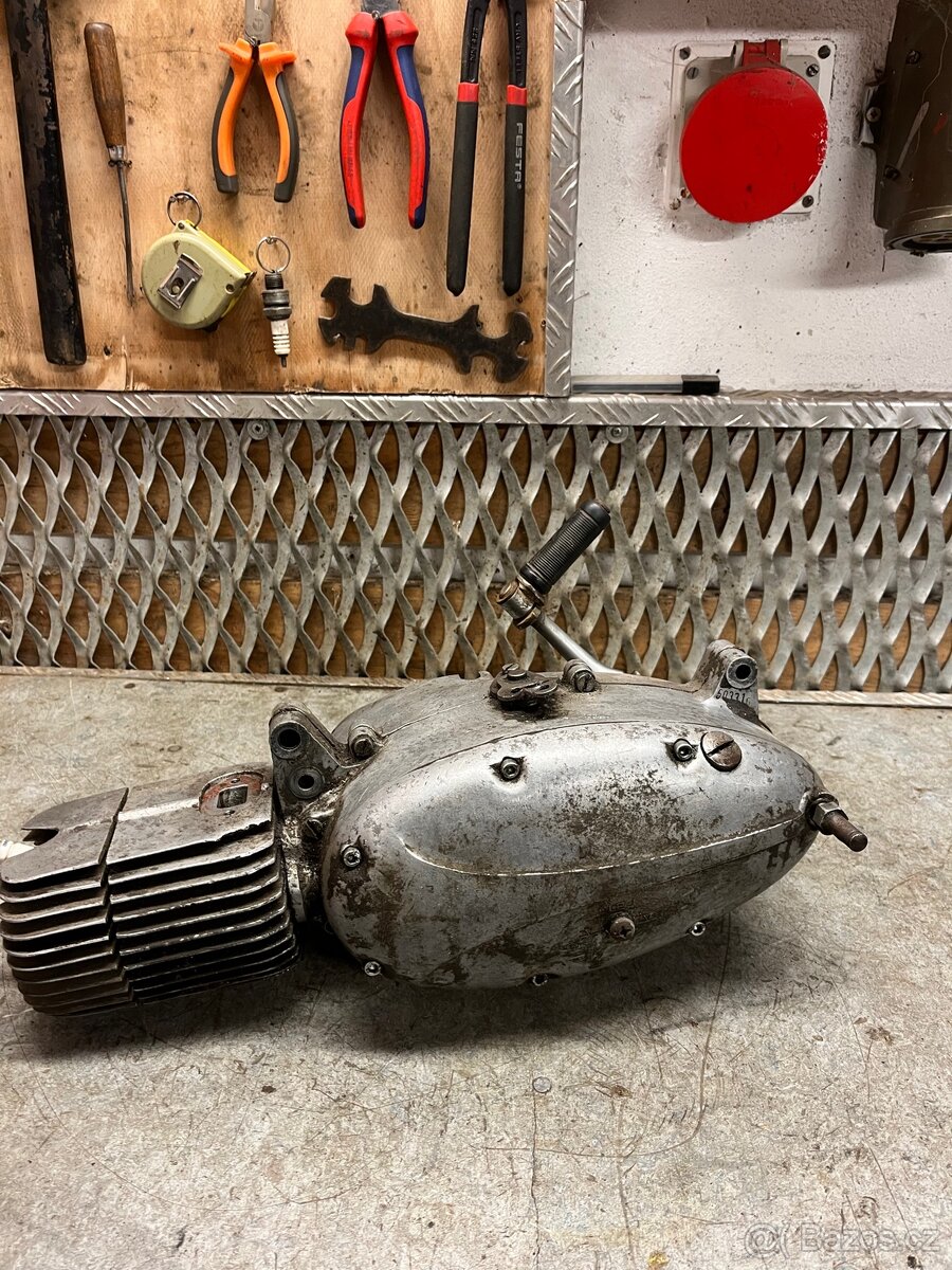 Motor Jawa pionýr 05 - 8