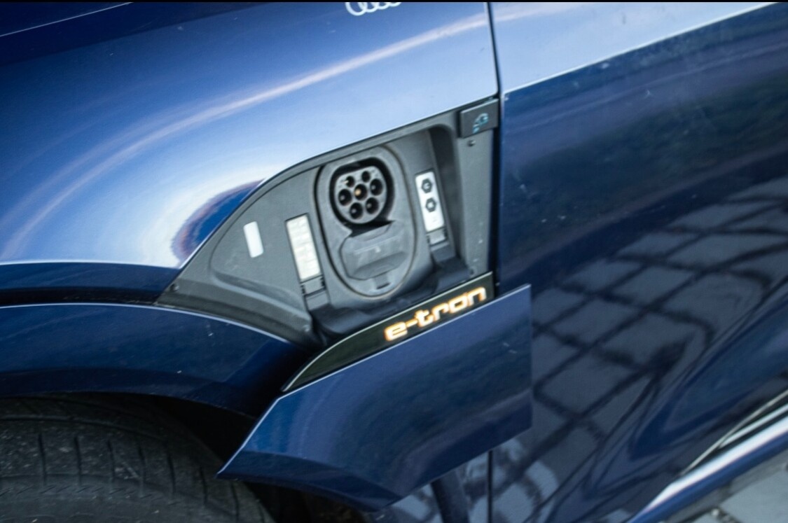 Audi e-tron 50 Quattro Advanced / - 8