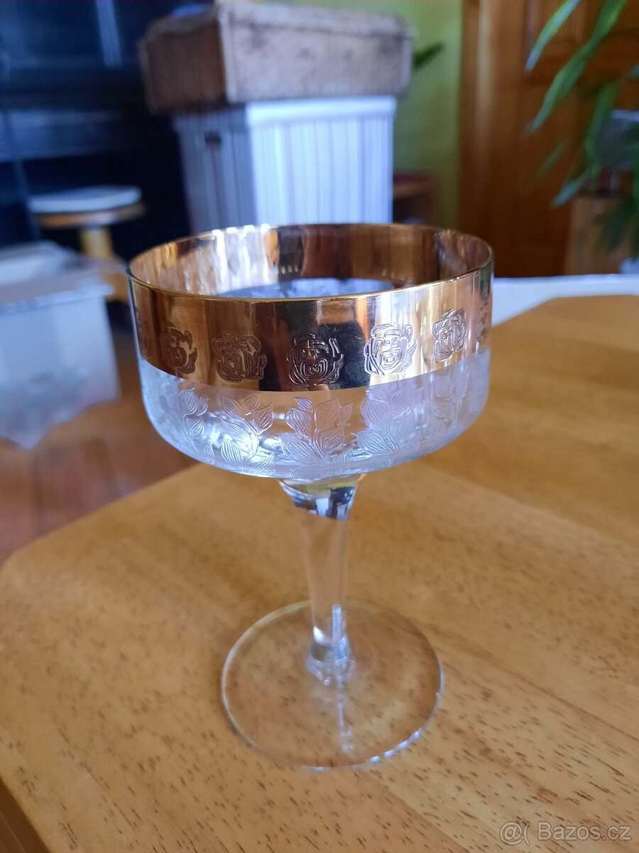 SILNĚ ZLACENÉ SKLENKY NA VÍNO - 5 SAD - 8