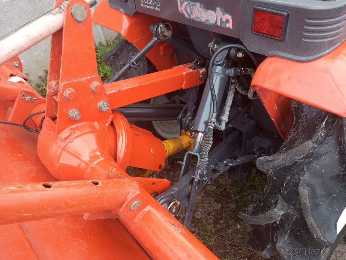 Malotraktor Kubota Aste 15 - 8