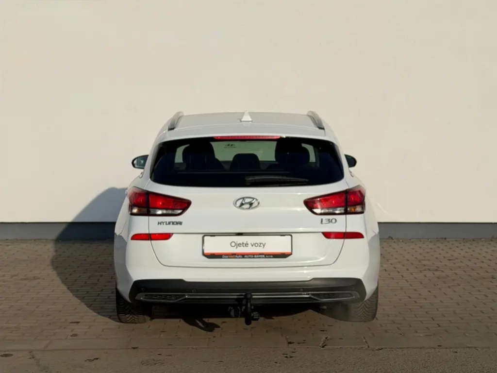 Hyundai i30, 1.6CRDi 85kW AUTOMAT SMART - 8