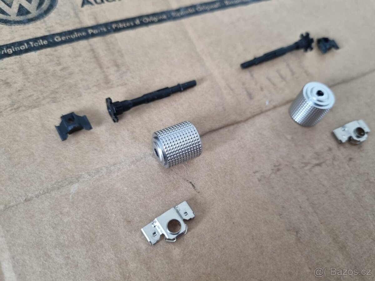 ROLOVACI KOLECKA NA MULTIFUNKCNI VOLANT - 8