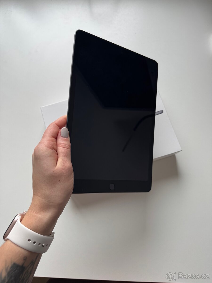 iPad 9. generace 64 GB wifi s příslušenstvím - 8