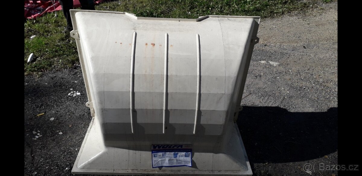 Proďám 2 x Sklepní světlík Wolfa anglický dvorek - 8