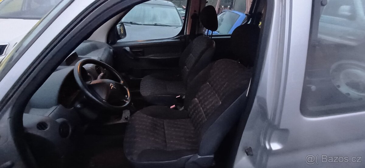 Citroën Berlingo 1.4i , 5 mistné - 8