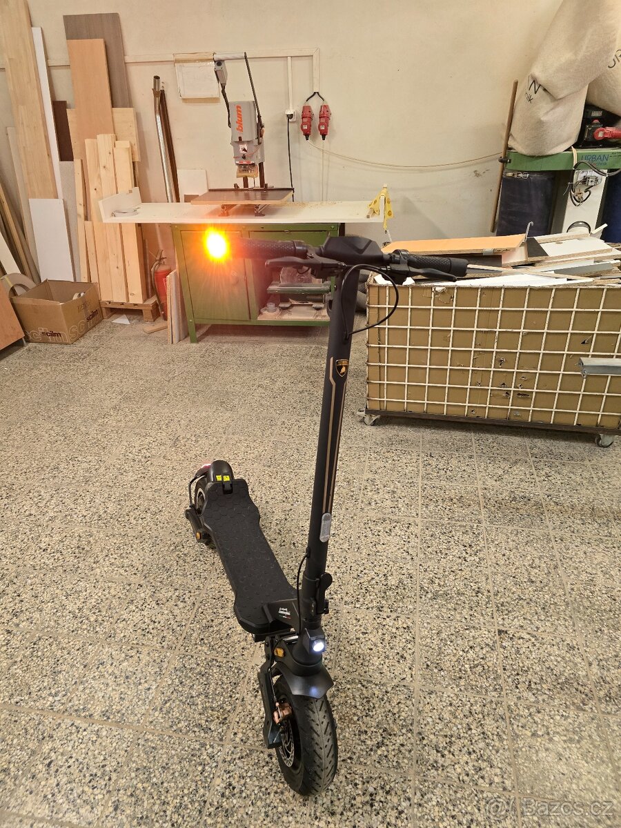 Elektrická koloběžka LAMBORGHINI nová - 8