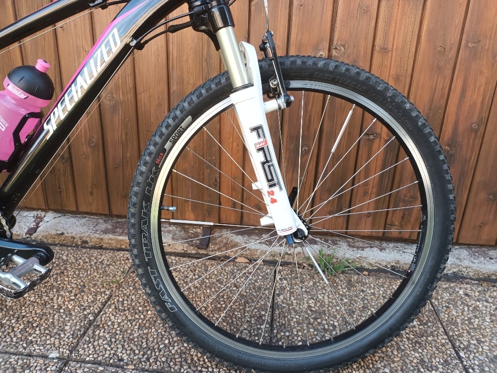 Specialized Hotrock 24" kola 3x9 rychlostí - 8