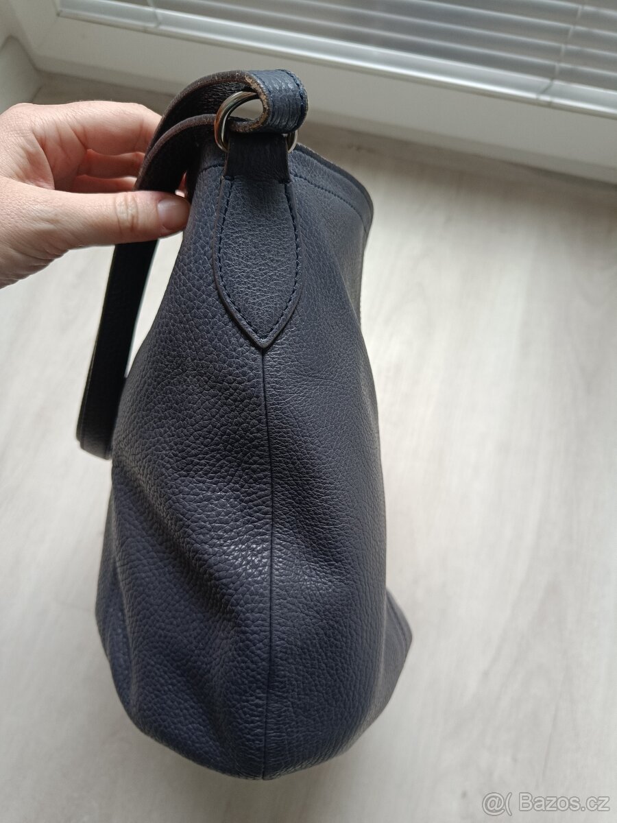 Tmavě modrá kabelka Tosca Blu - 8