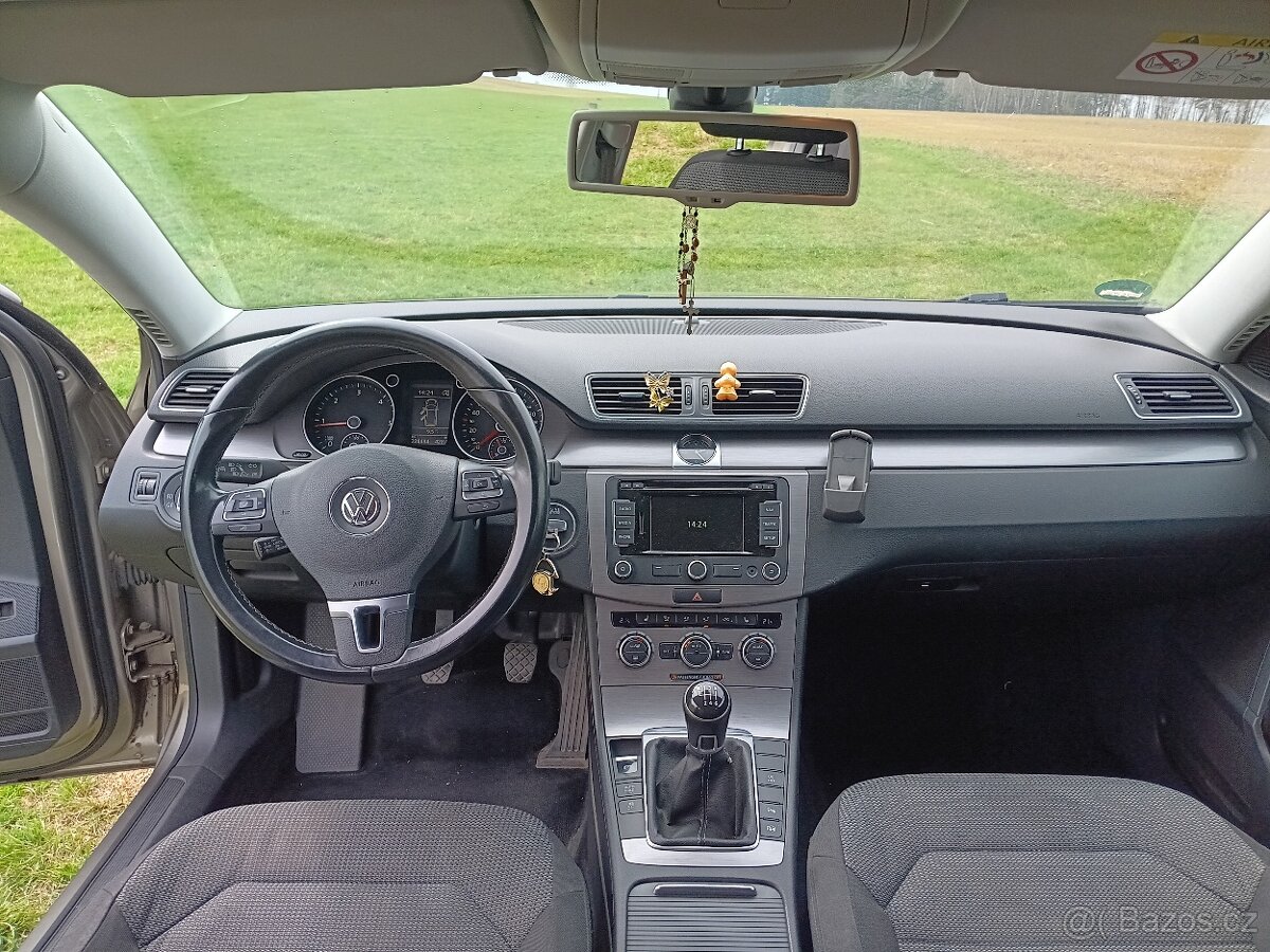 Volkswagen Passat B7 - 8