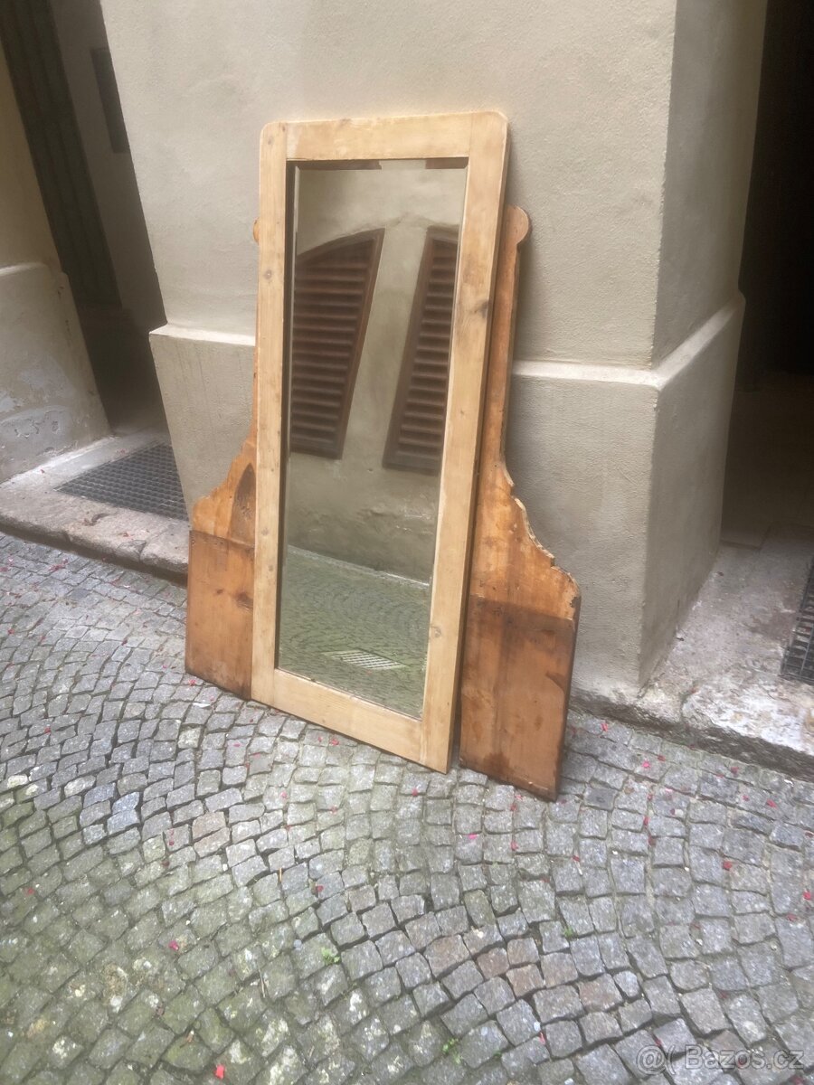 Historické zrcadlo s fazetou v dřevěném rámu - 8