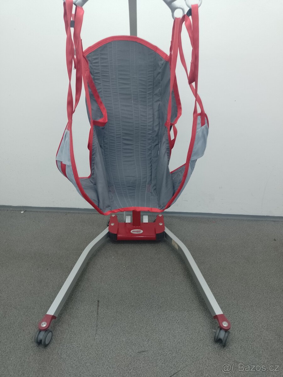 ELEKTRICKÝ mobilní zvedák pacientů, nosnost 150 kg - 8