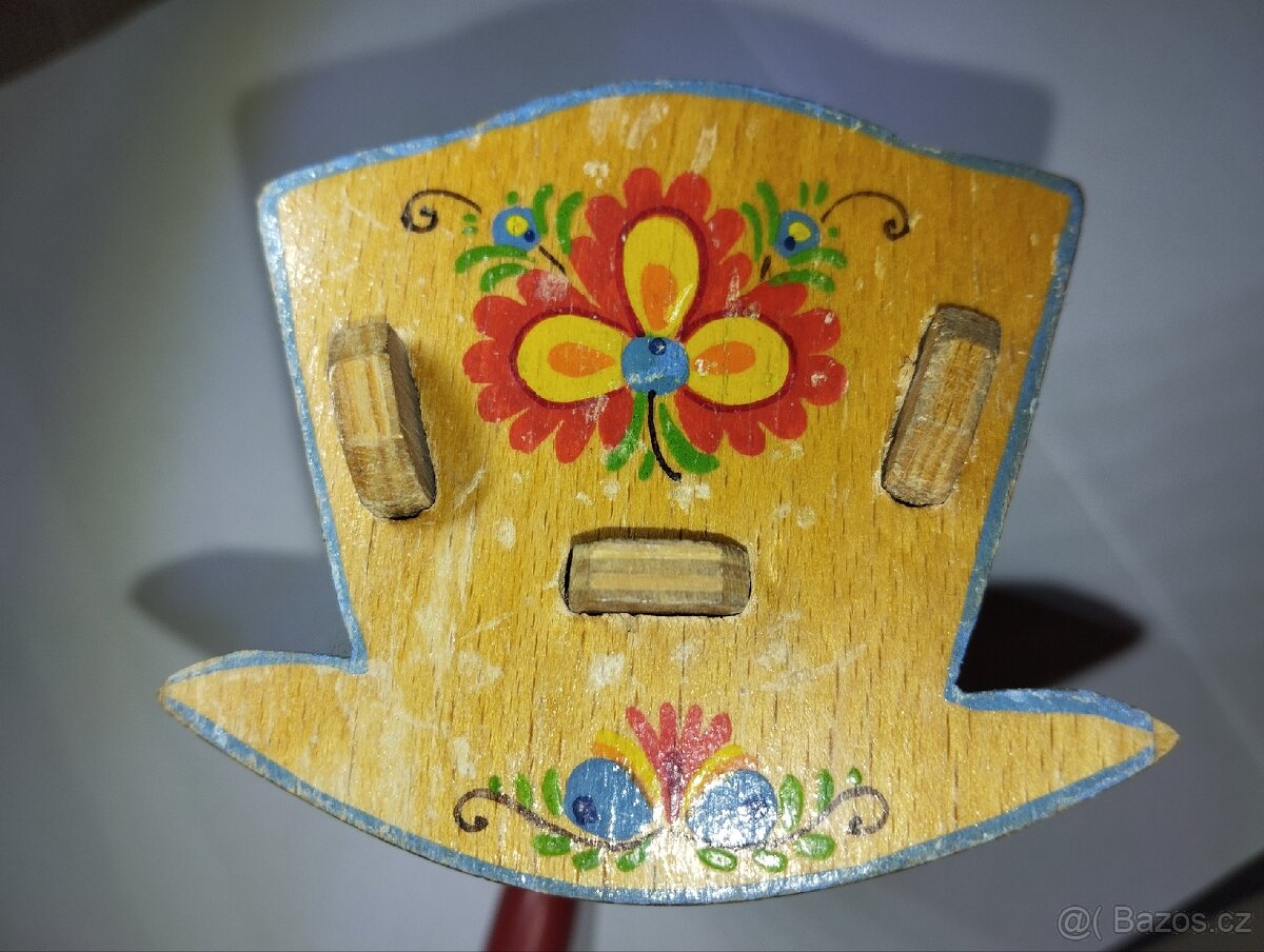 Staré dětské hračky - 8