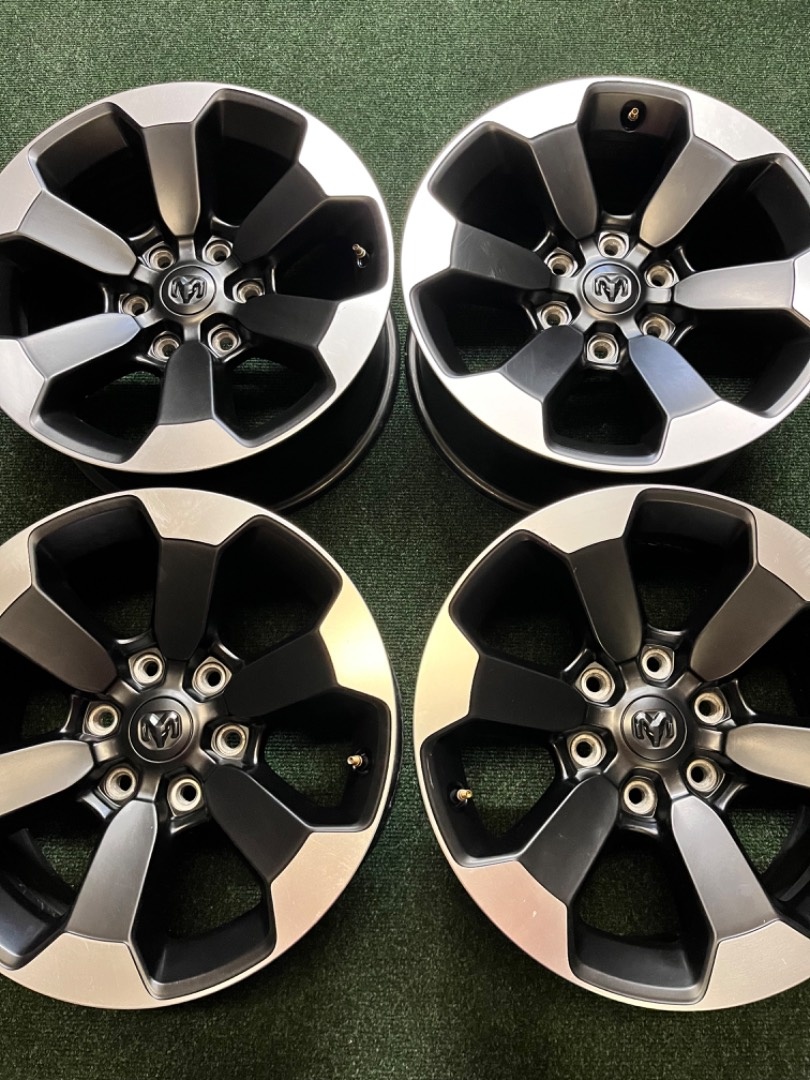 6x139.7 R18 Dodge RAM 1500 REBEL Originál Alu + senzory - 8