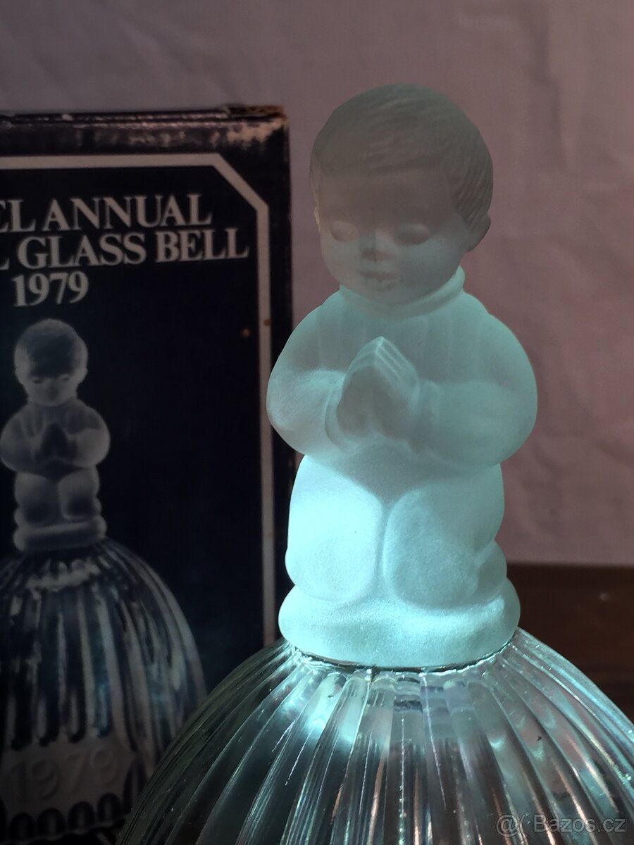 Křišťálový skleněný zvoneček velký Goebel chlapeček andělíč - 8