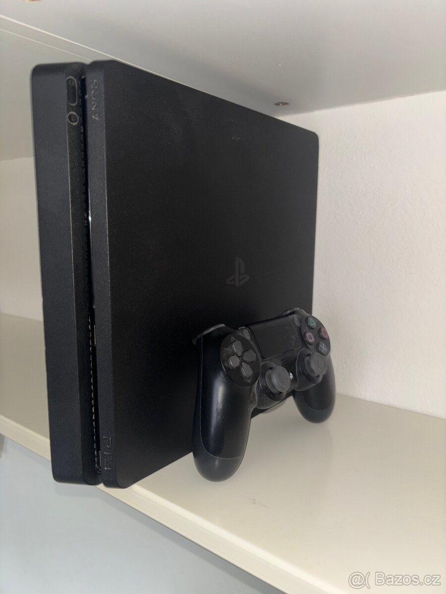 PlayStation 4 (PS4) s ovladačem - 8