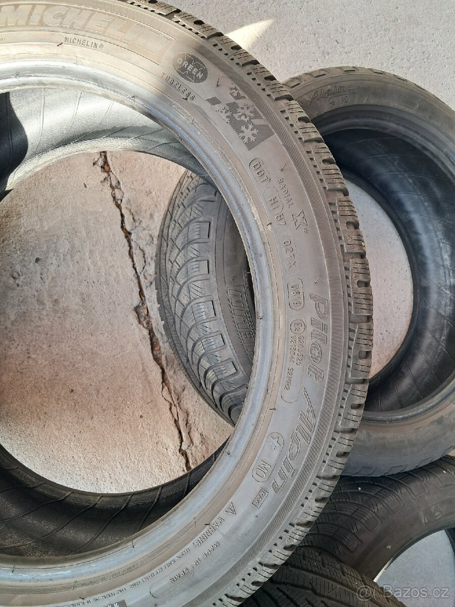 Michelin zimní 245/45 R18 - 8