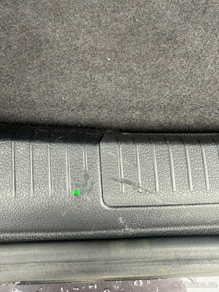 Volkswagen Golf 7 variant 1,6 TDI - LOUNGE EDITION - 8