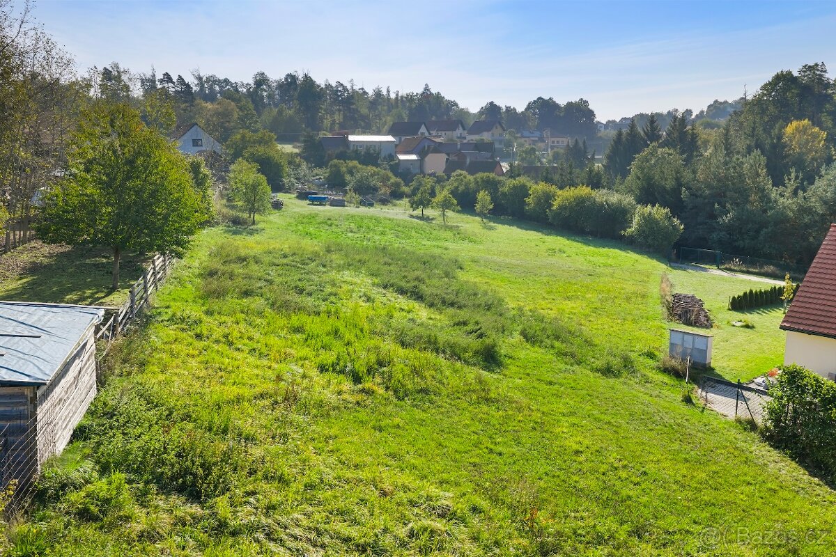 Stavební pozemek Petráveč - 8