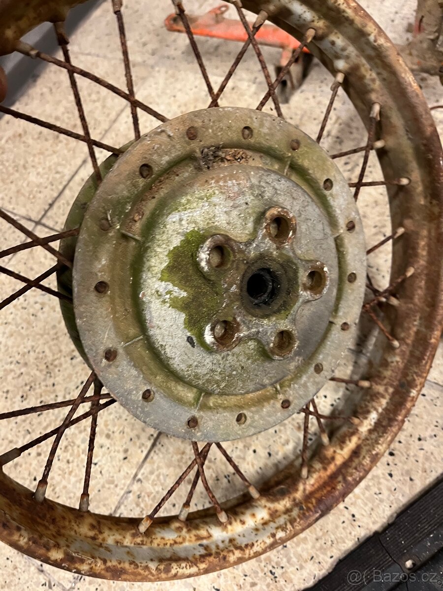 Set dílů vhodných na ND nebo bastl Jawa/ČZ atd - úklid - 8