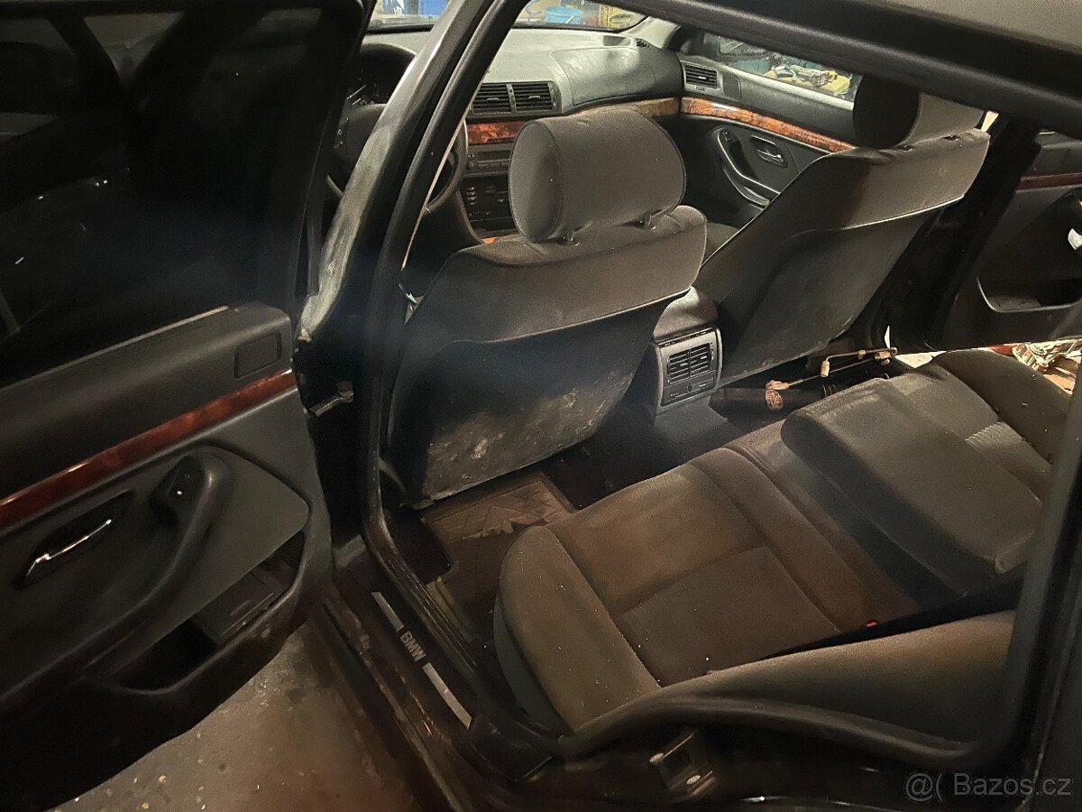 Bmw e39 523i Touring Náhradní díly - 8