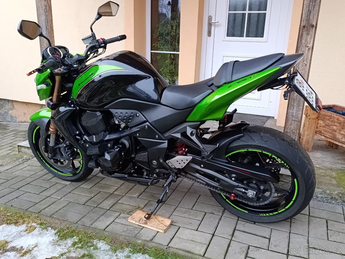 Kawasaki Z750 R - 8