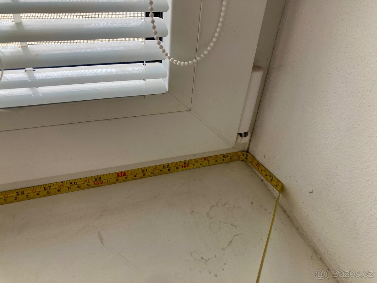 Dvě plastová okna, trojskla - 8