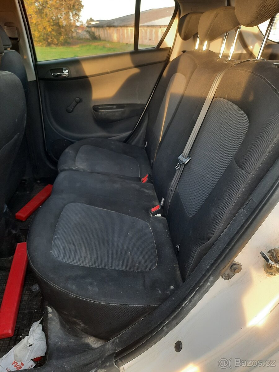 hyundai i20 1.2 62,5kw rv2013 - 8