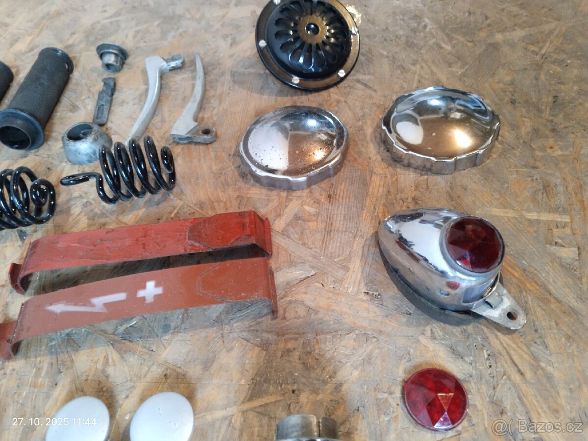 Jawa pérák,Ogar 350, ČZ 150C, Jawetta, pařez - 8