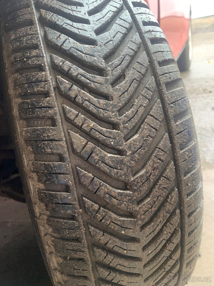 Prodám vyměním Mazdu 323F REZERVACE - 8