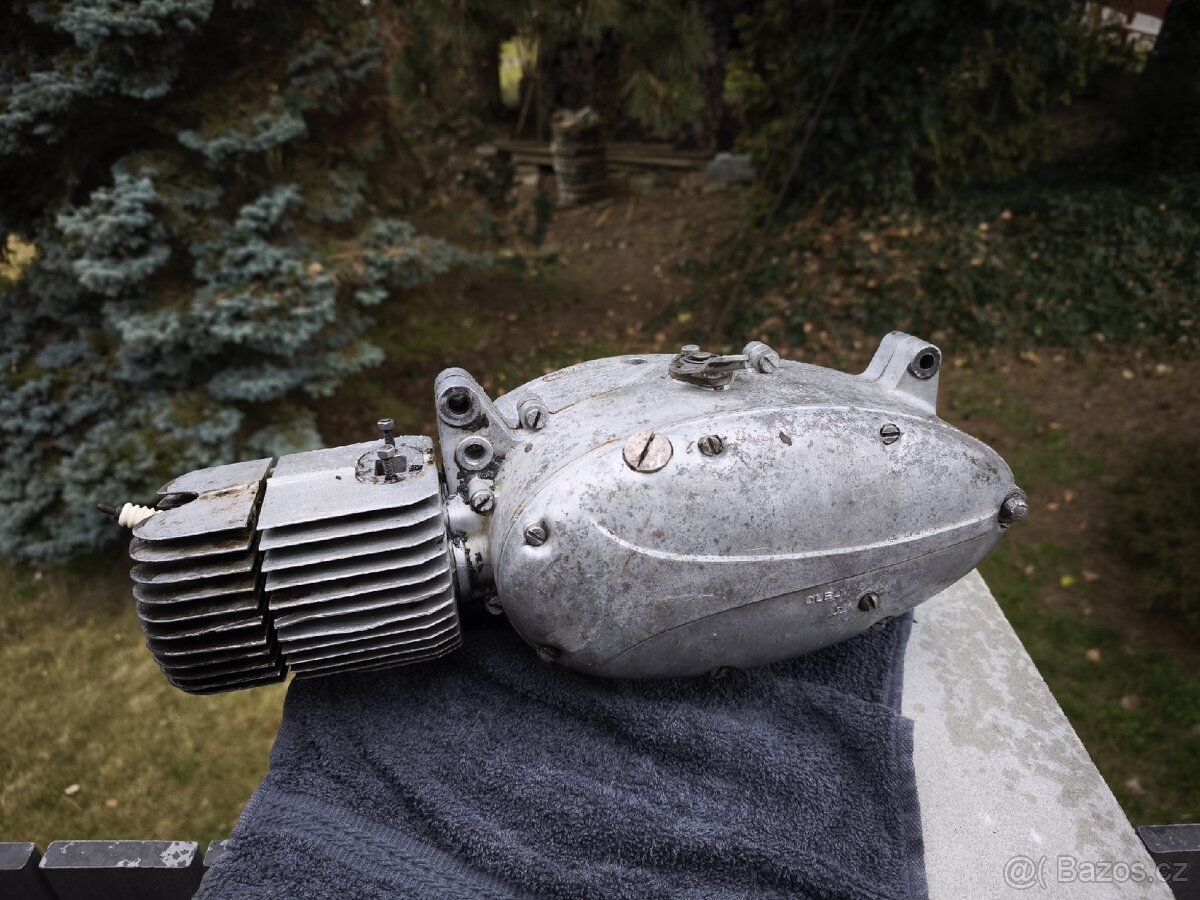 Jawa pionýr motor - 8