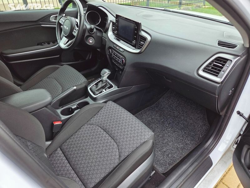 Kia Cee´d, 1,5TGDi, ZÁRUKA, SERVIS, GUMY - 8