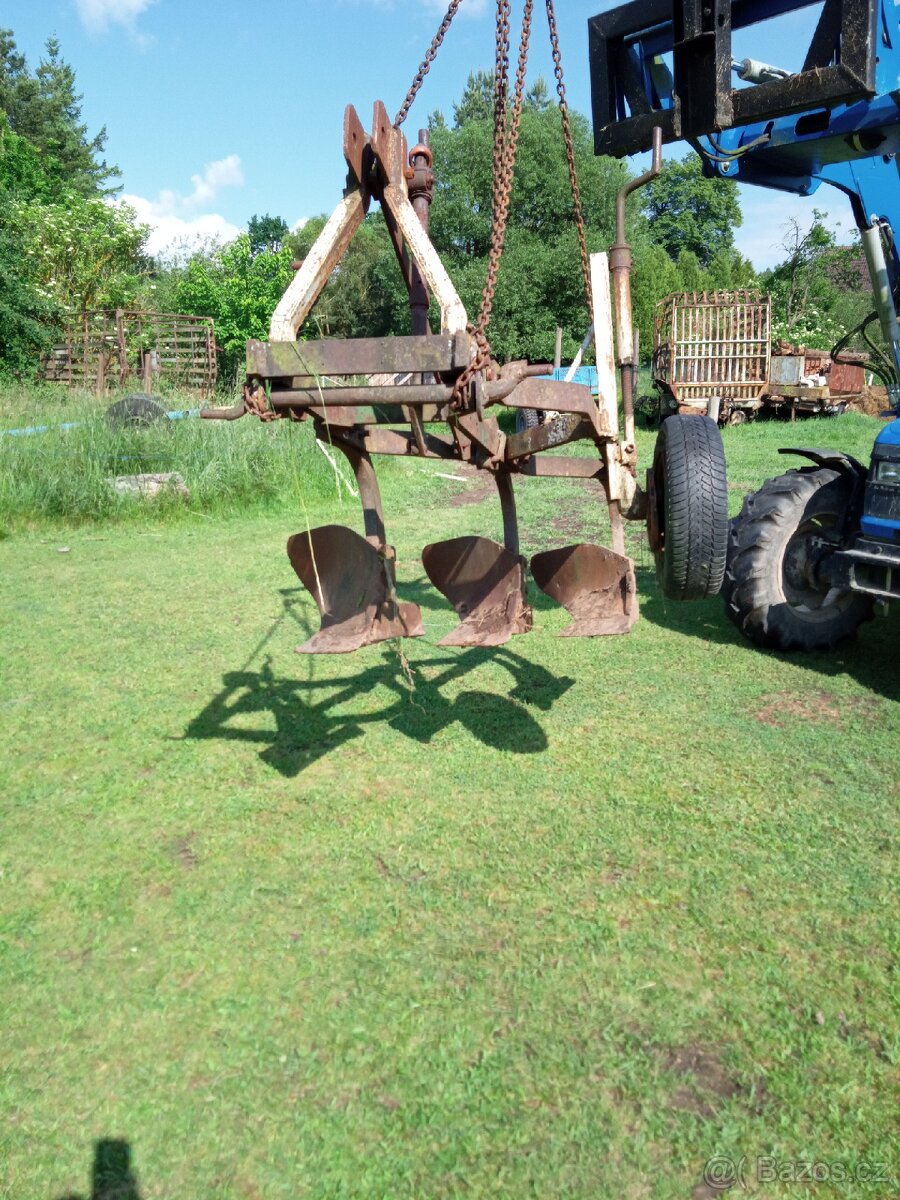 Tří radliční pluh - 8