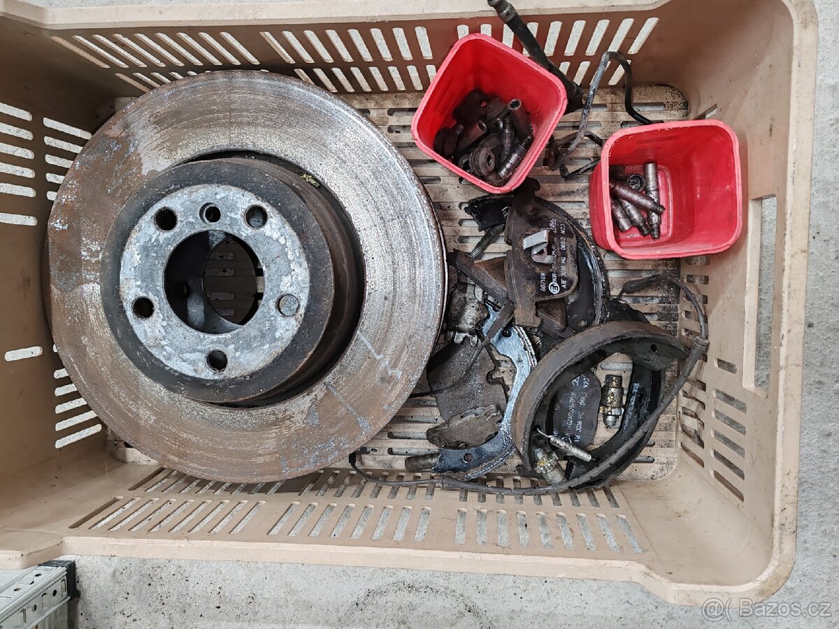 Brzdy BMW (E65 E66 E67) 730D - 8