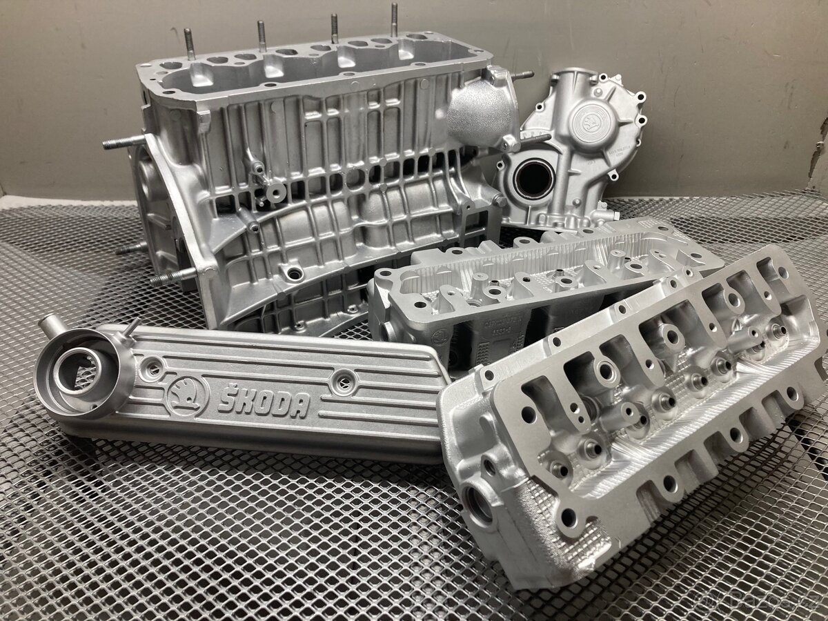 Hlava motoru Felicia - 8